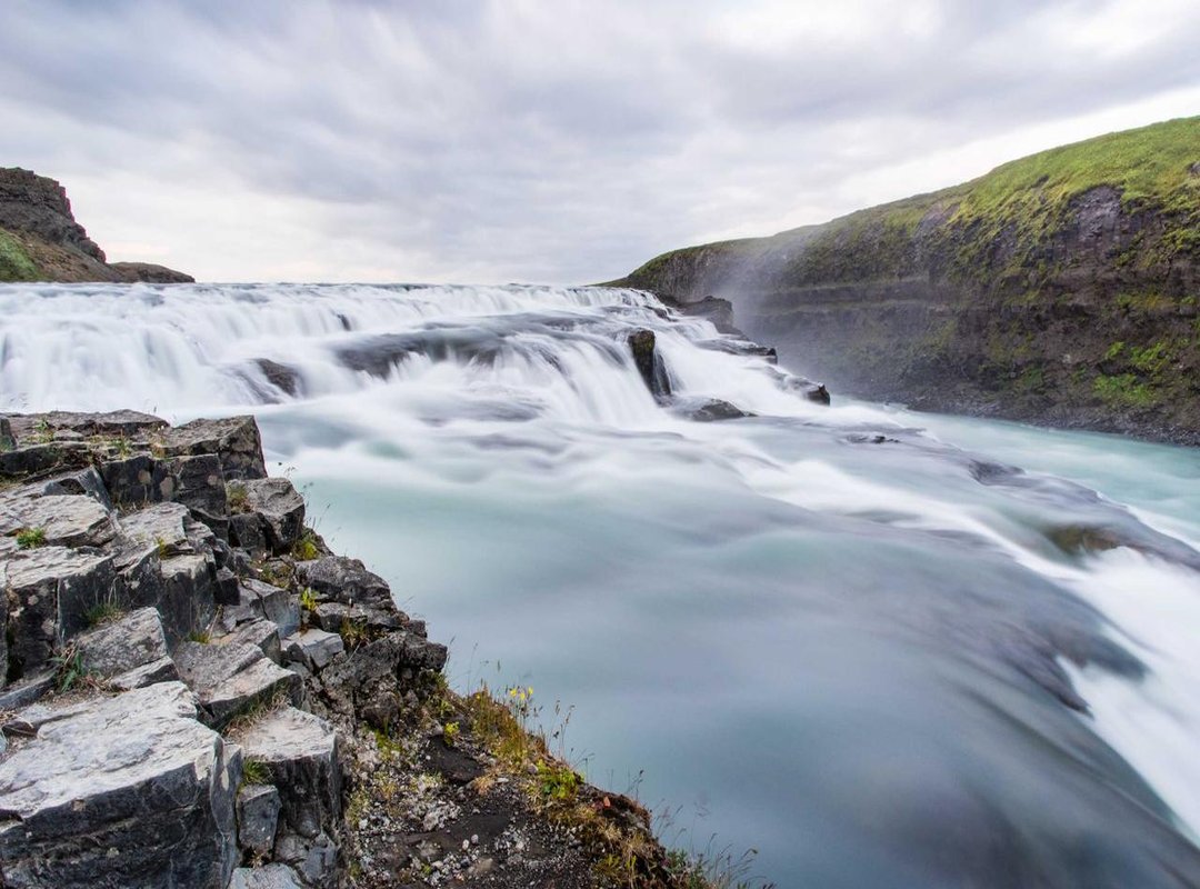 Find Your Vibe: Popular Wallpaper Aesthetics to Search For